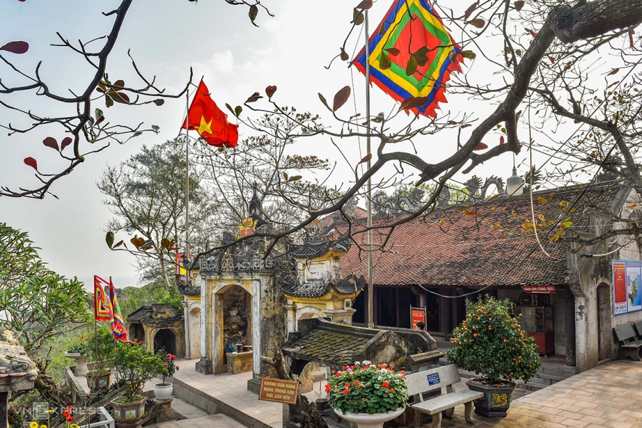 đền độc cước sầm sơn thanh hoá