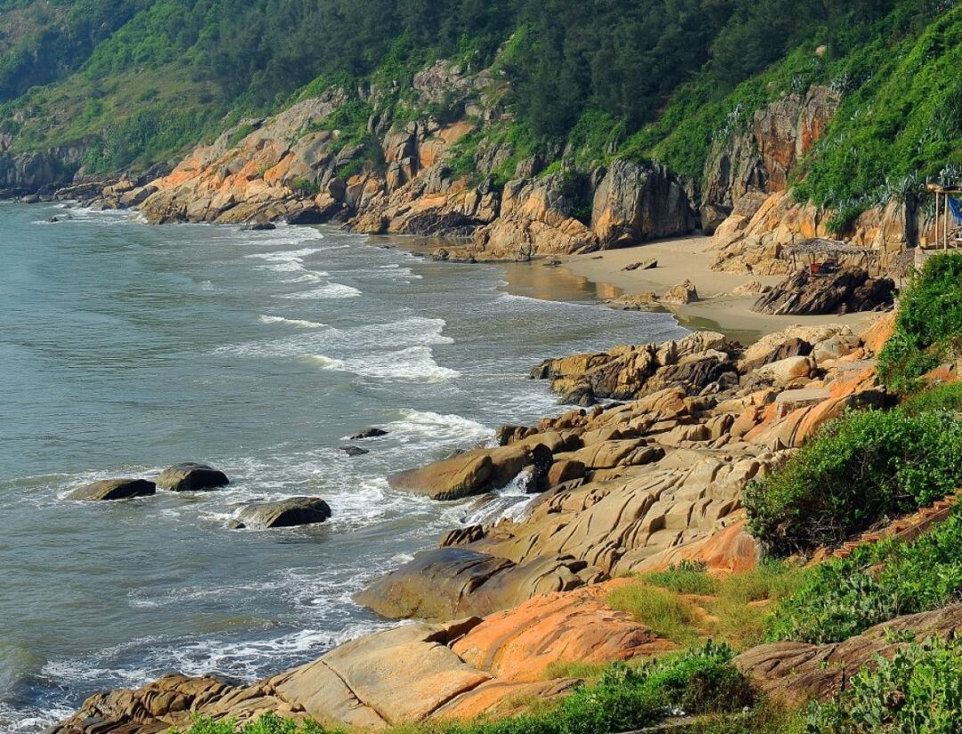 913a5650-nui-truong-le-sam-son-thanh-hoa-2759604-1080x824-8041265-9205466