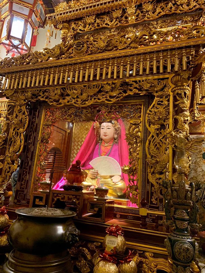 tượng cô Chín Thanh Hóa