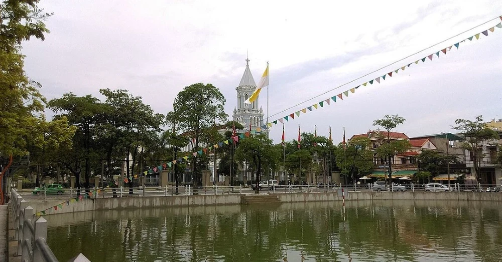 Nhà Thờ Sầm Sơn - Khám Phá Cuộc Sống Địa Phương