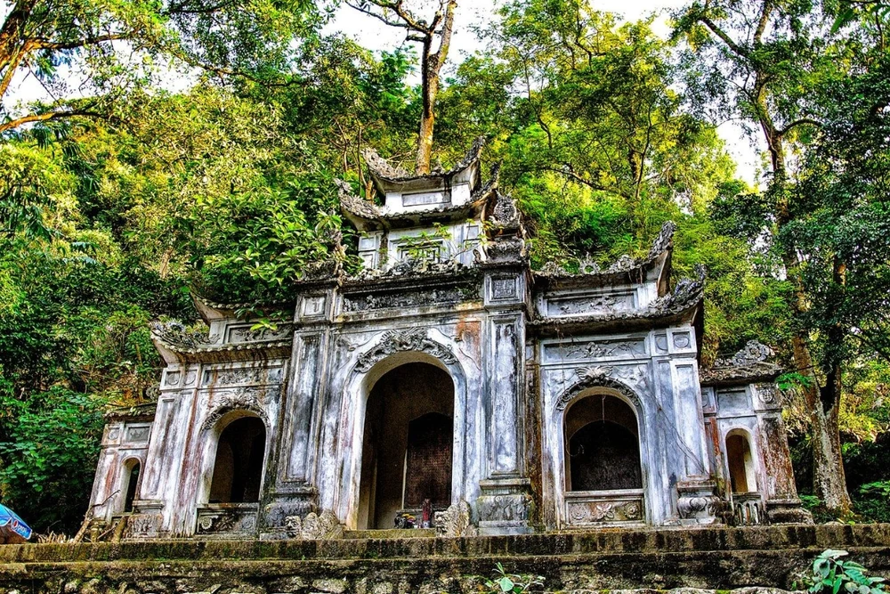 Đền Cô Tiên - Ngôi Đền Cổ Trên Đỉnh Đầu Voi