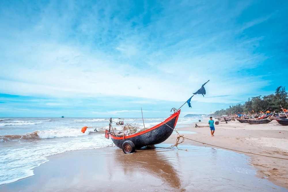 Bãi Tắm D - Không Gian Yên Tĩnh Và Thư Giãn Cho Gia Đình
